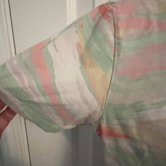 Adidas Classic Logo Multicolored T-Shirt.
Size Medium - Picture 7 of 7